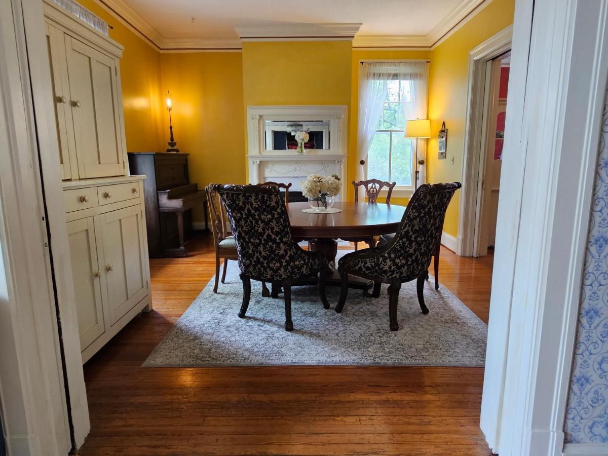 Madison Heights Winridge Manor Bed & Breakfast エクステリア 写真