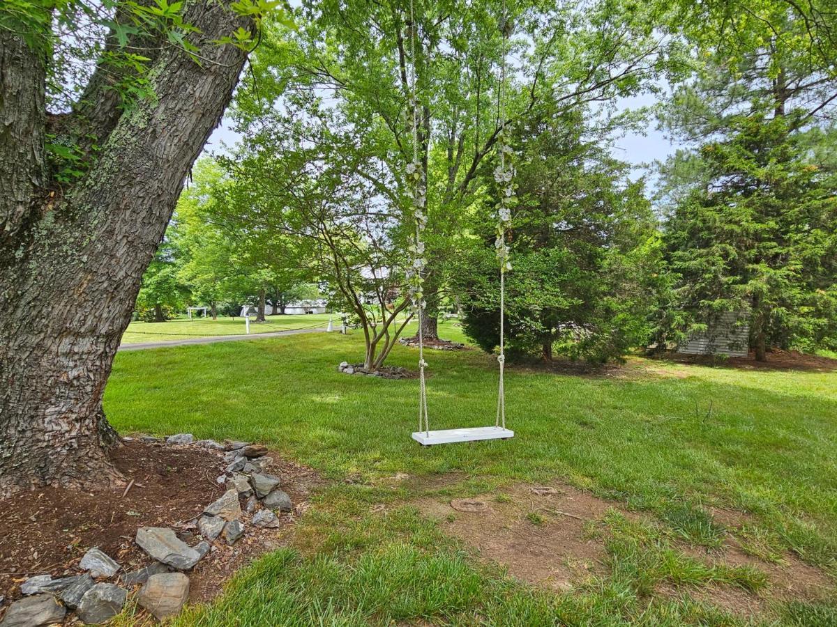 Madison Heights Winridge Manor Bed & Breakfast エクステリア 写真