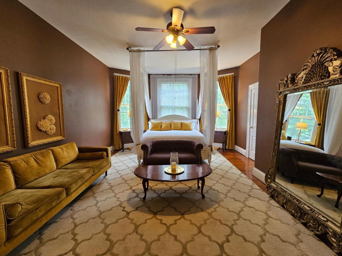 Madison Heights Winridge Manor Bed & Breakfast エクステリア 写真